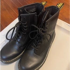 Girls Dr Martens boots Like New!
